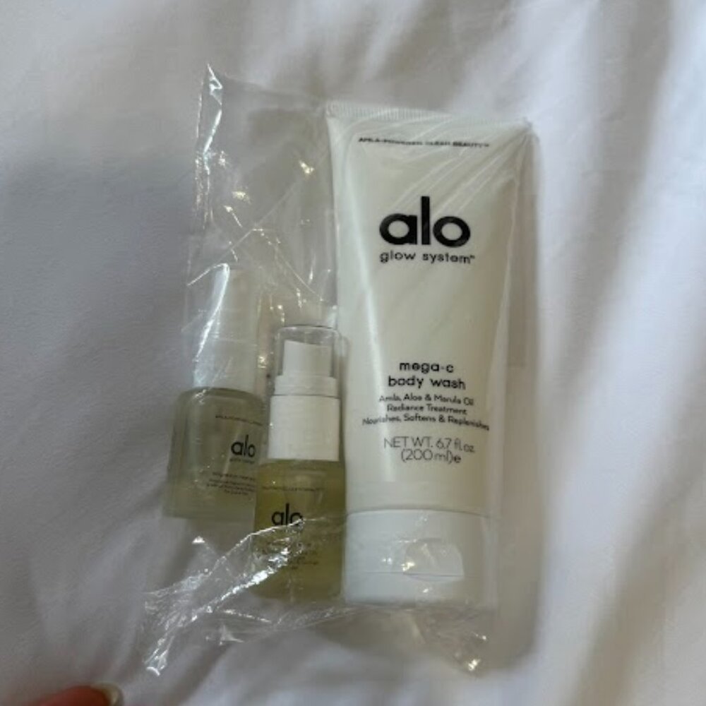 Alo Glow System - Mega-C Body Wash and Spray & Oil